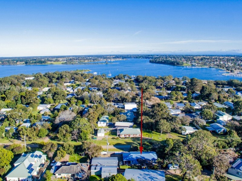 21 Third Parade, Raymond Island VIC 3880