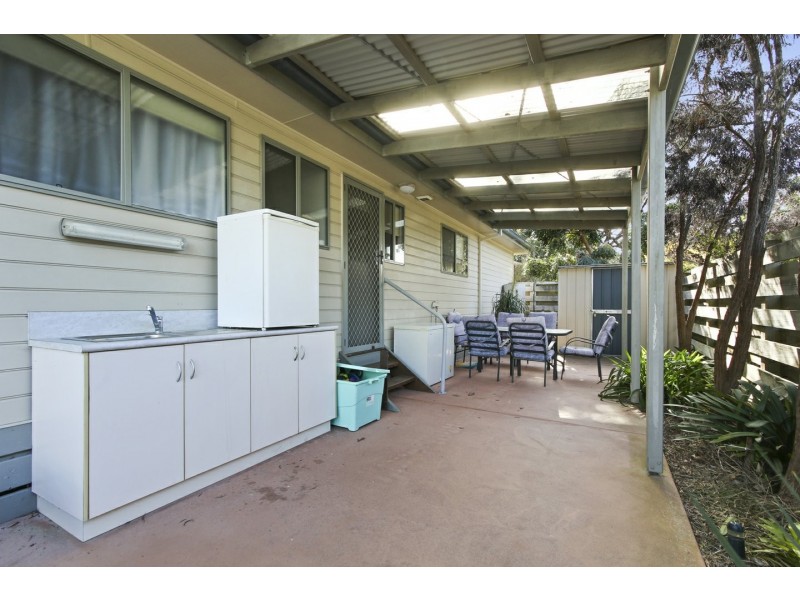21 Third Parade, Raymond Island VIC 3880