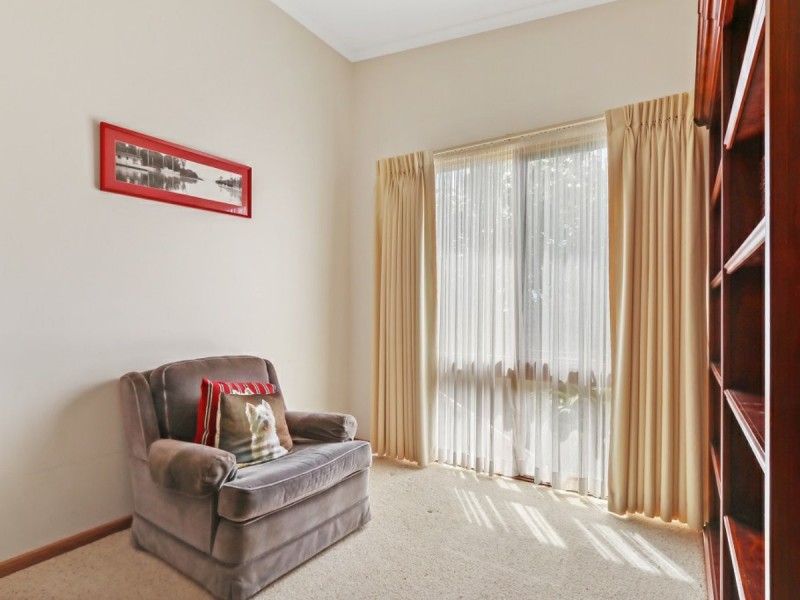 6 Fullarton Drive, Paynesville VIC 3880