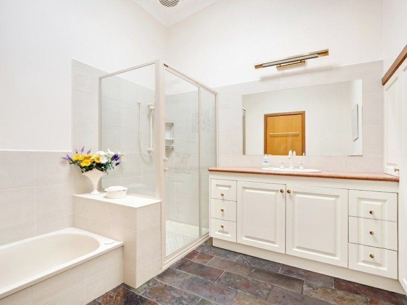 6 Fullarton Drive, Paynesville VIC 3880