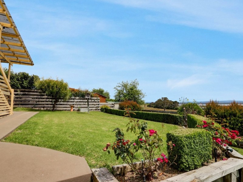 6 Fullarton Drive, Paynesville VIC 3880