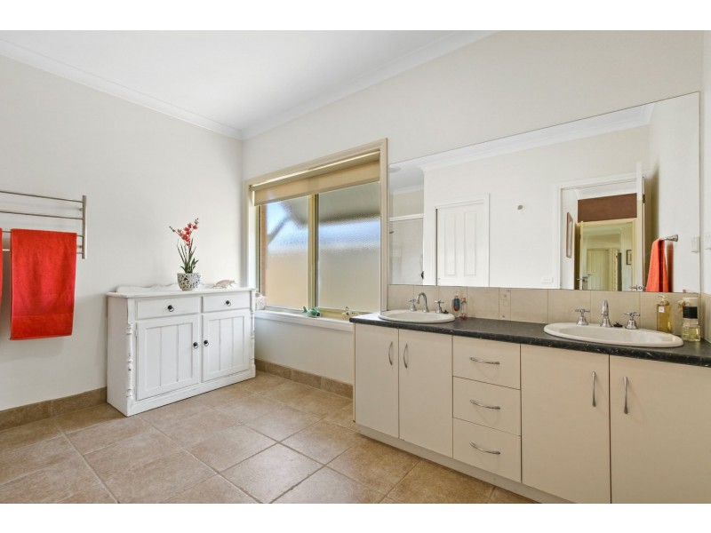 14 Colony Club Drive, Newlands Arm VIC 3875