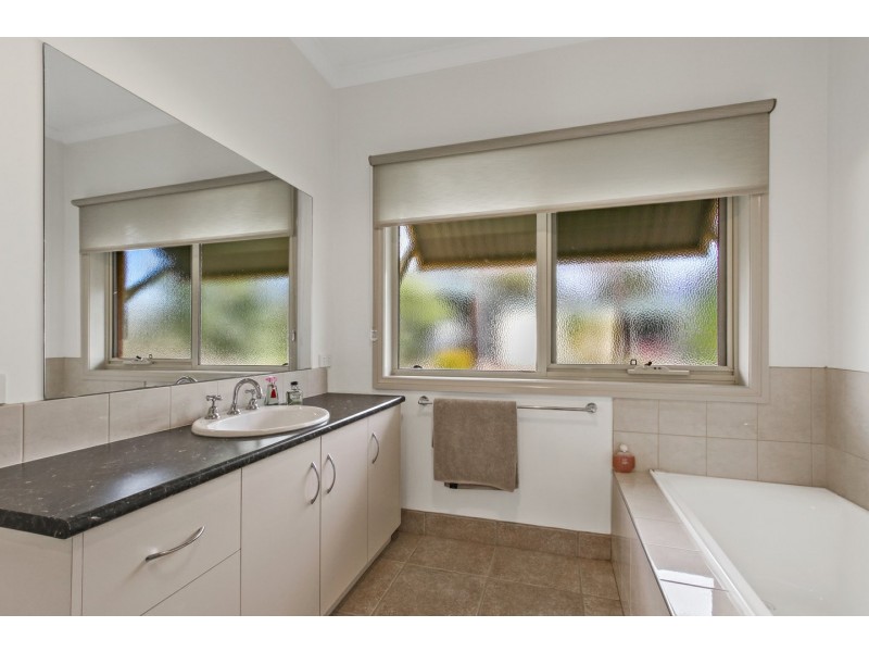 14 Colony Club Drive, Newlands Arm VIC 3875