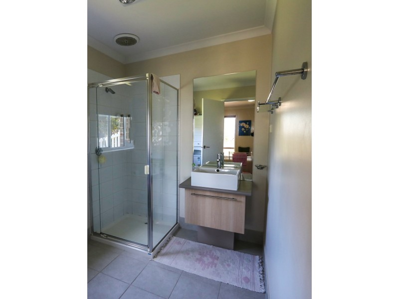 5 Alice Court, Paynesville VIC 3880