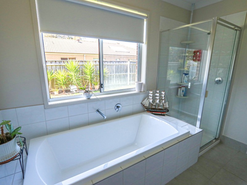 5 Alice Court, Paynesville VIC 3880