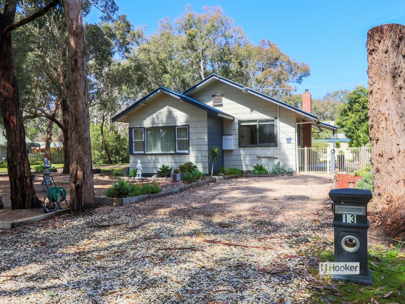 13 Ninth Parade, Raymond Island VIC 3880