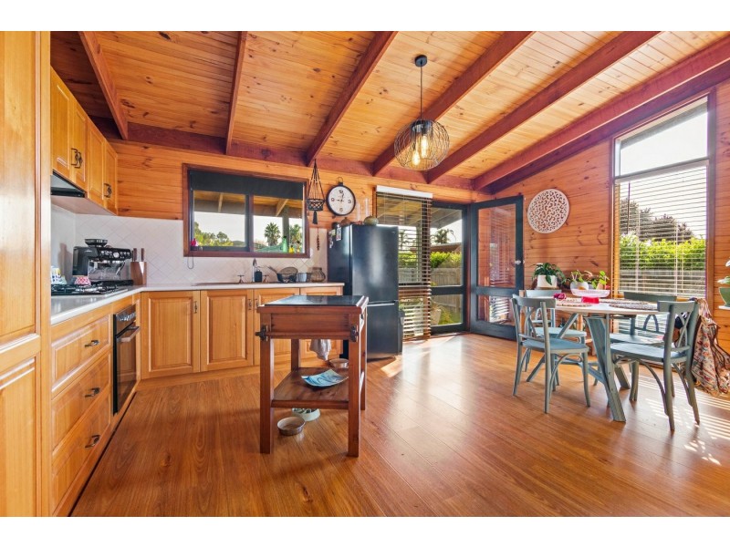 32 Newton Close, Paynesville VIC 3880