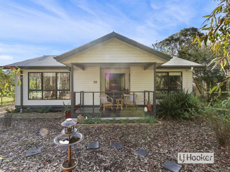 30 Seventh Parade, Raymond Island VIC 3880