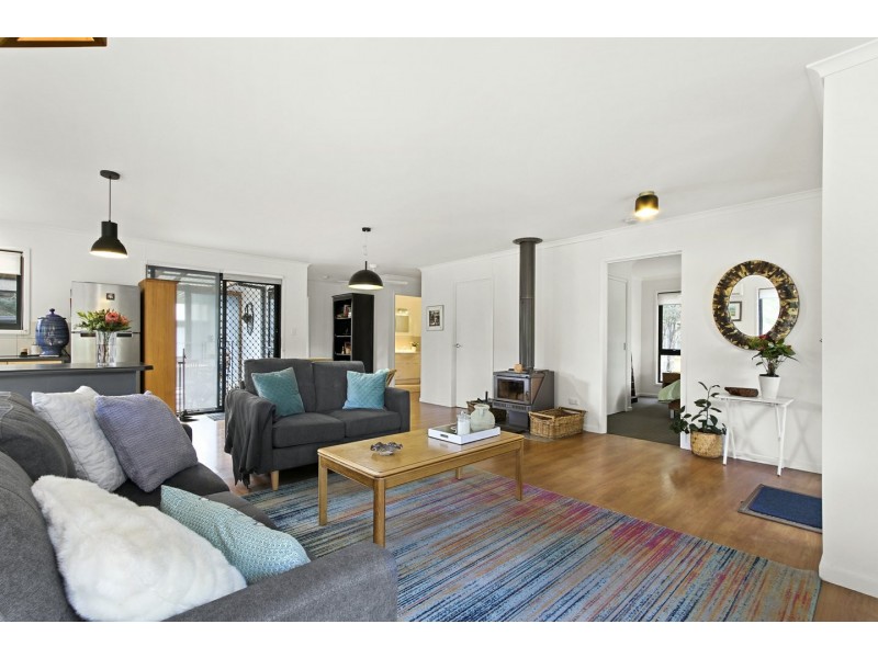 30 Seventh Parade, Raymond Island VIC 3880