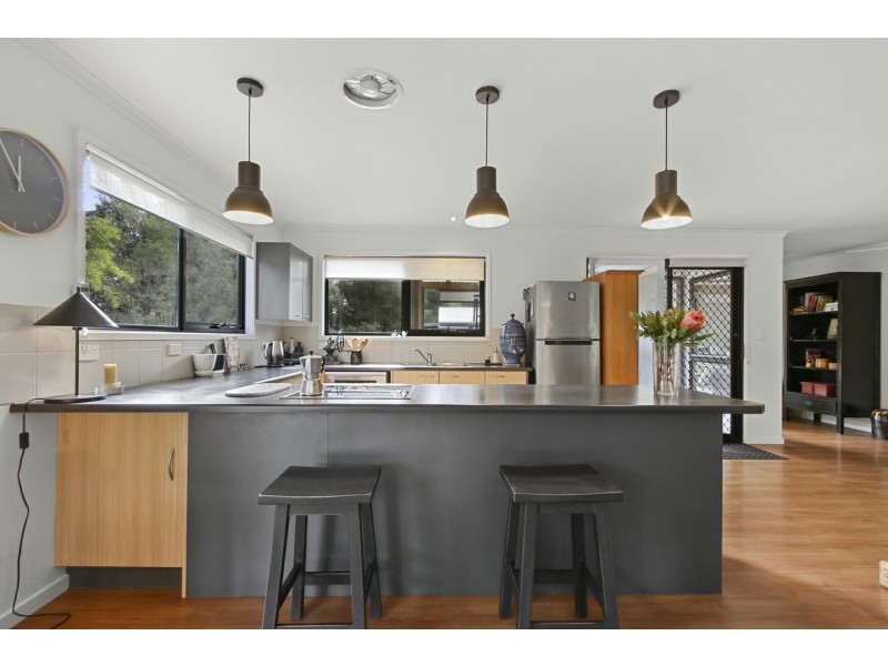 30 Seventh Parade, Raymond Island VIC 3880