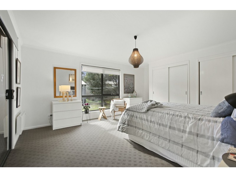 30 Seventh Parade, Raymond Island VIC 3880