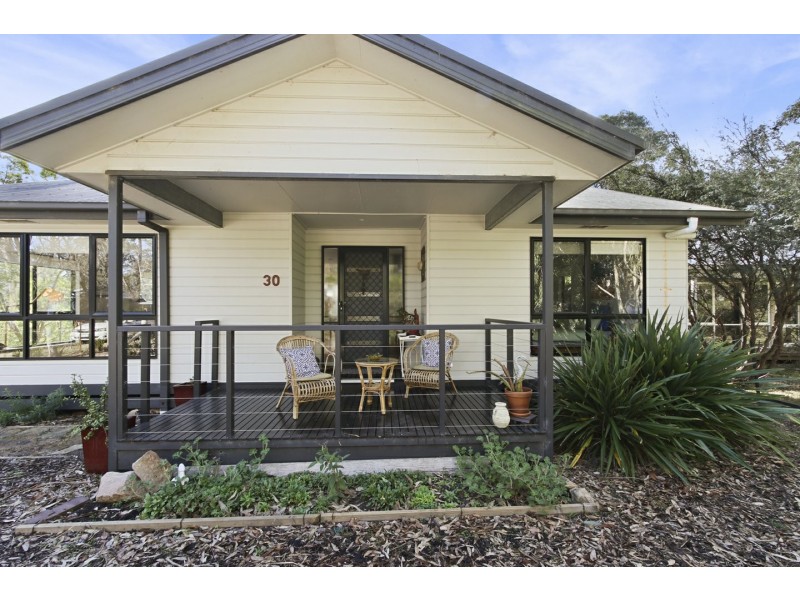 30 Seventh Parade, Raymond Island VIC 3880