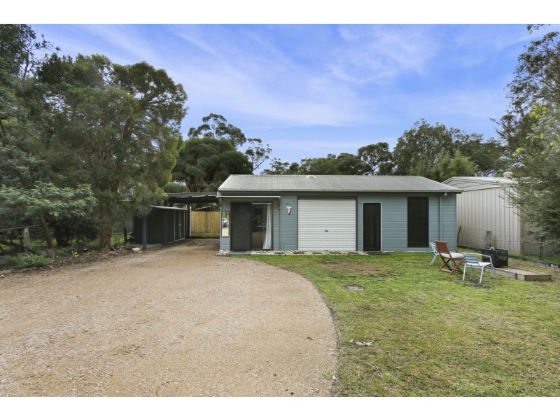 30 Seventh Parade, Raymond Island VIC 3880