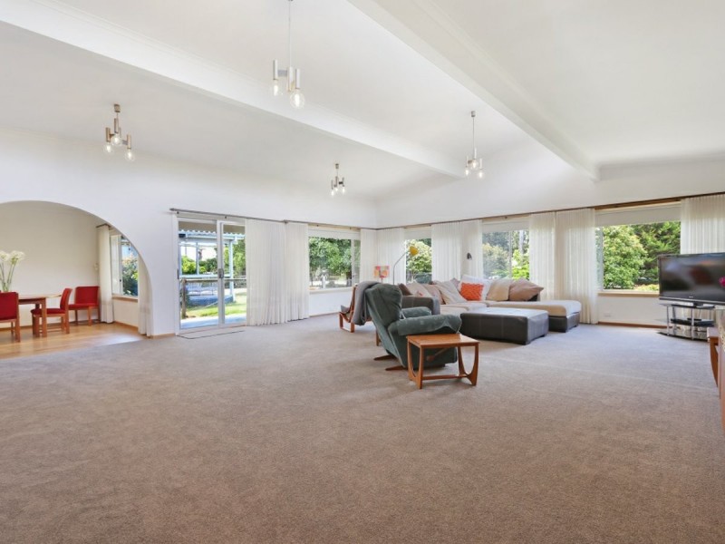 3 Third Parade, Raymond Island VIC 3880