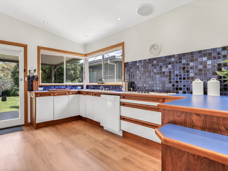 3 Third Parade, Raymond Island VIC 3880