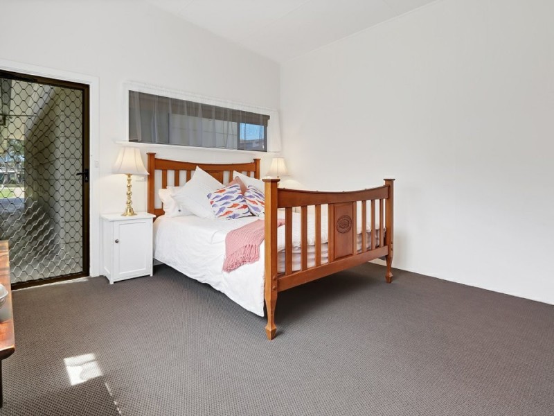 3 Third Parade, Raymond Island VIC 3880