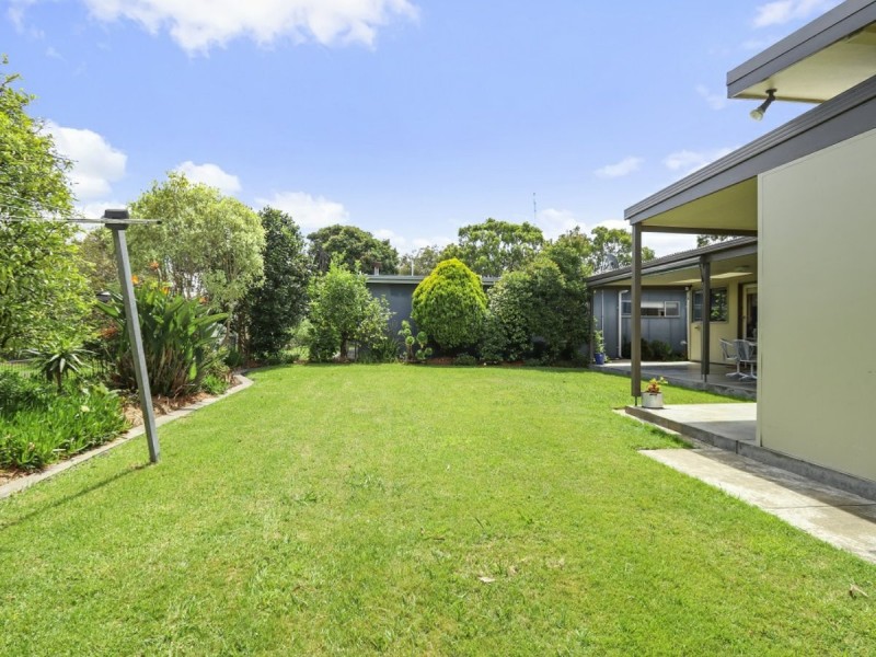 3 Third Parade, Raymond Island VIC 3880