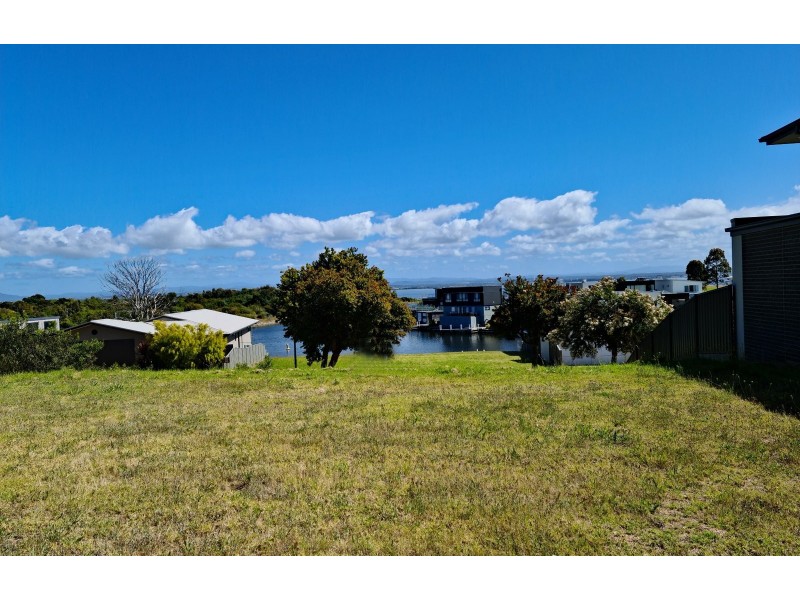 25 Magnetic Retreat, Paynesville VIC 3880