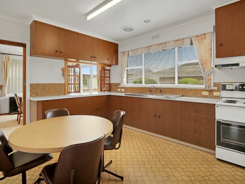 1 Milton Avenue, Paynesville VIC 3880