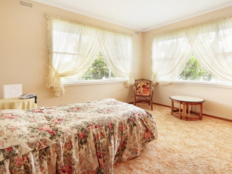 1 Milton Avenue, Paynesville VIC 3880