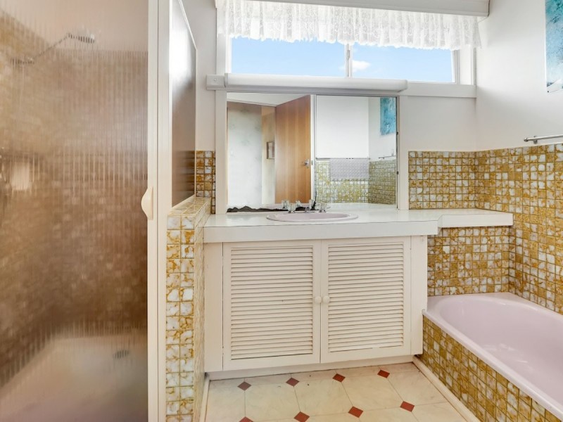 1 Milton Avenue, Paynesville VIC 3880