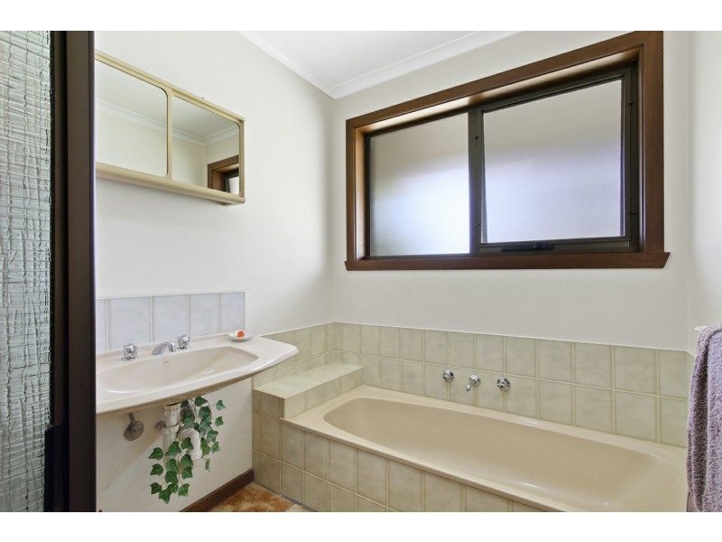 6 Harbour Court, Paynesville VIC 3880