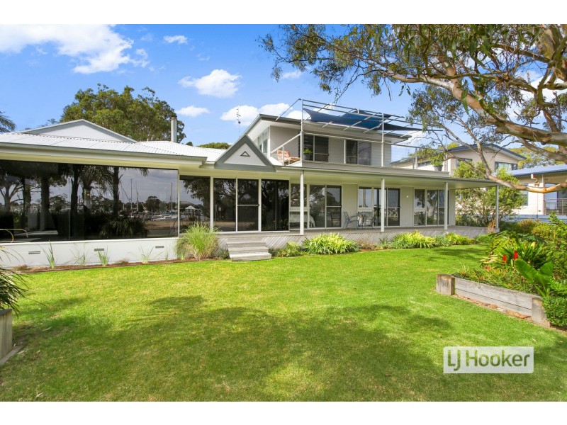 67 Fourth Avenue, Raymond Island VIC 3880