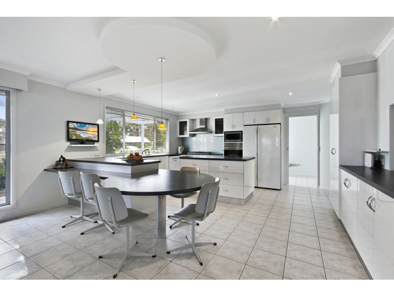 67 Fourth Avenue, Raymond Island VIC 3880