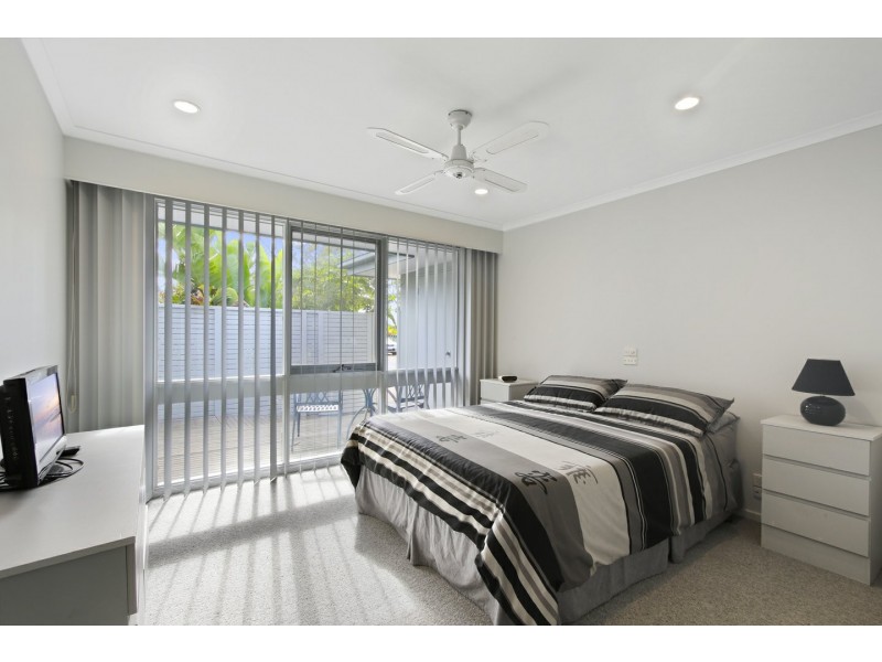 67 Fourth Avenue, Raymond Island VIC 3880