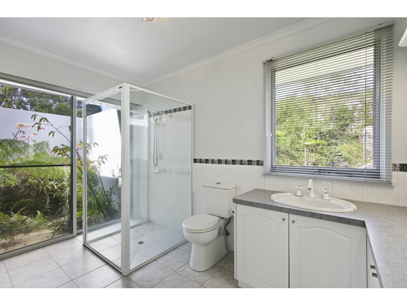 67 Fourth Avenue, Raymond Island VIC 3880