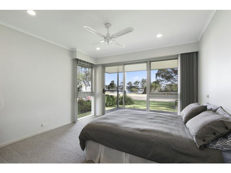 67 Fourth Avenue, Raymond Island VIC 3880