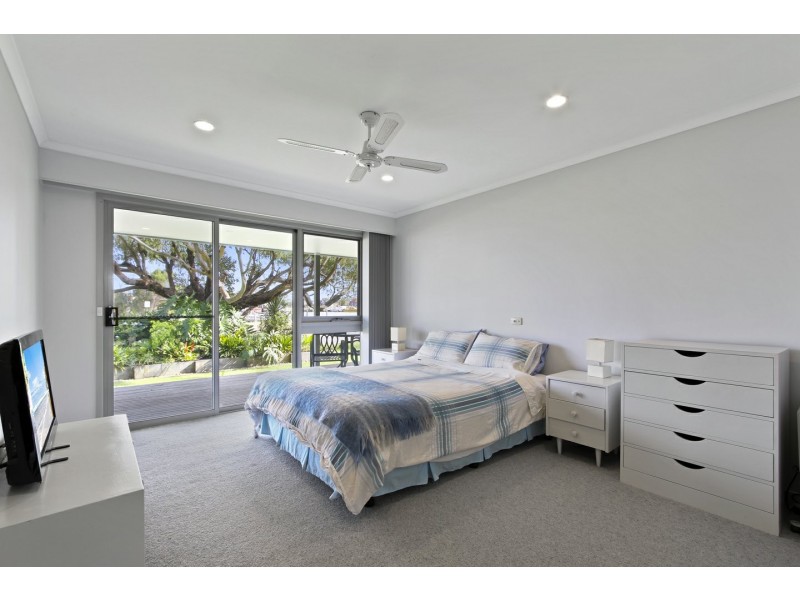 67 Fourth Avenue, Raymond Island VIC 3880