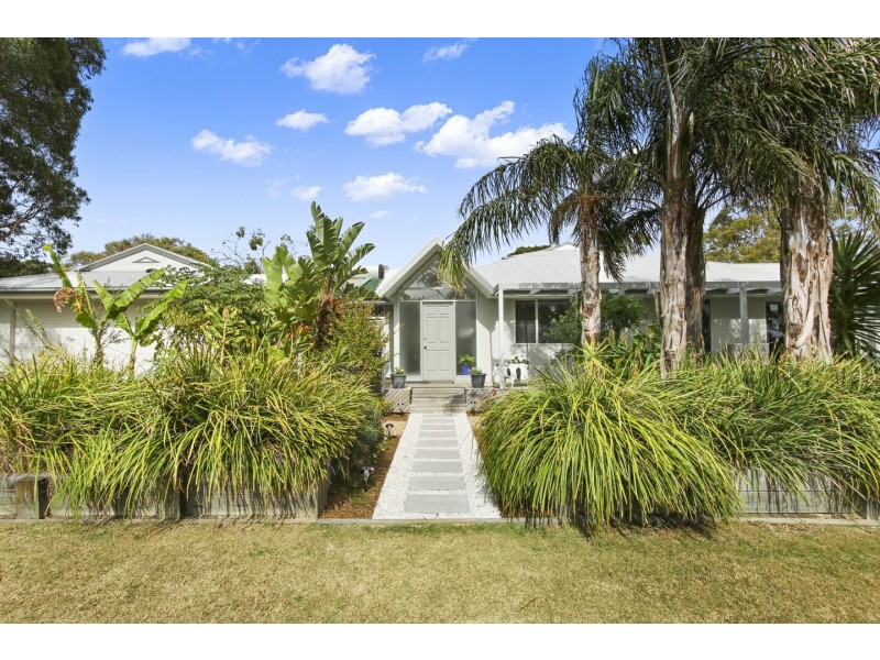 67 Fourth Avenue, Raymond Island VIC 3880