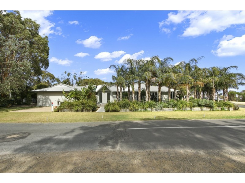 67 Fourth Avenue, Raymond Island VIC 3880