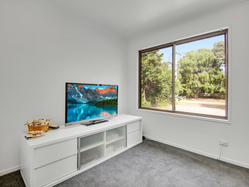 83 Twelfth Avenue, Raymond Island VIC 3880