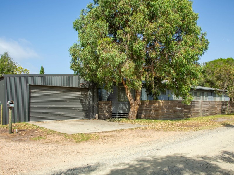 83 Twelfth Avenue, Raymond Island VIC 3880