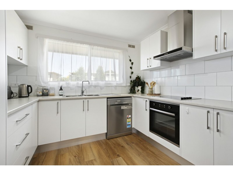 1 Tanjil Avenue, Paynesville VIC 3880