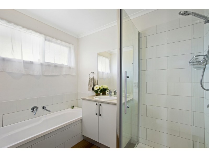 1 Tanjil Avenue, Paynesville VIC 3880