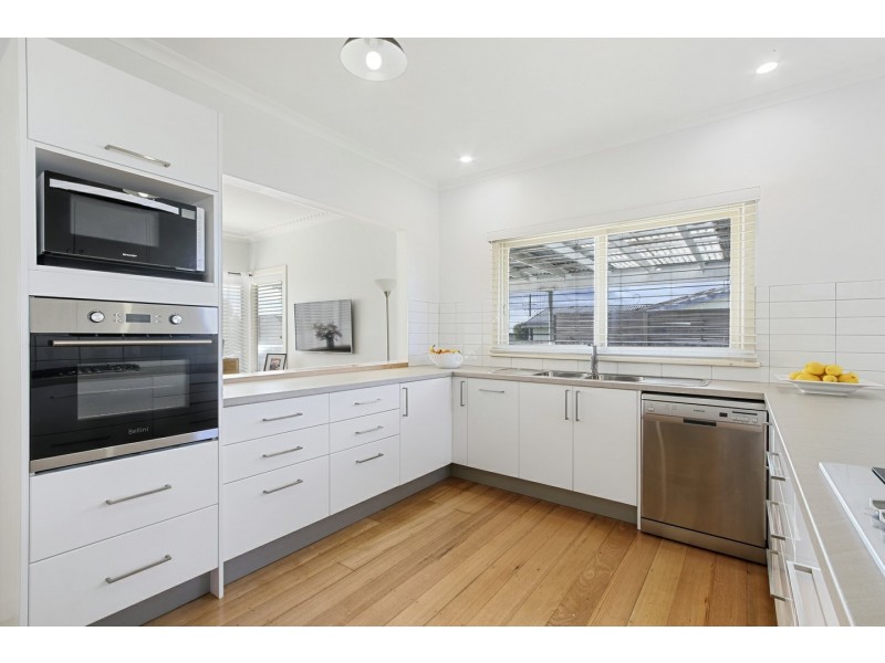 10 Canal Road, Paynesville VIC 3880