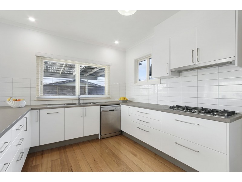 10 Canal Road, Paynesville VIC 3880