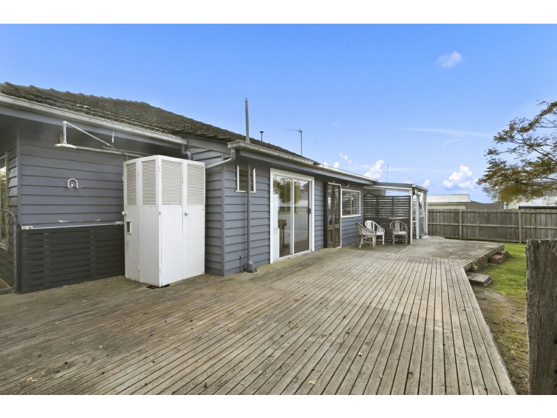 10 Canal Road, Paynesville VIC 3880