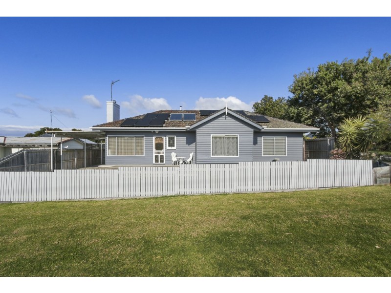 10 Canal Road, Paynesville VIC 3880