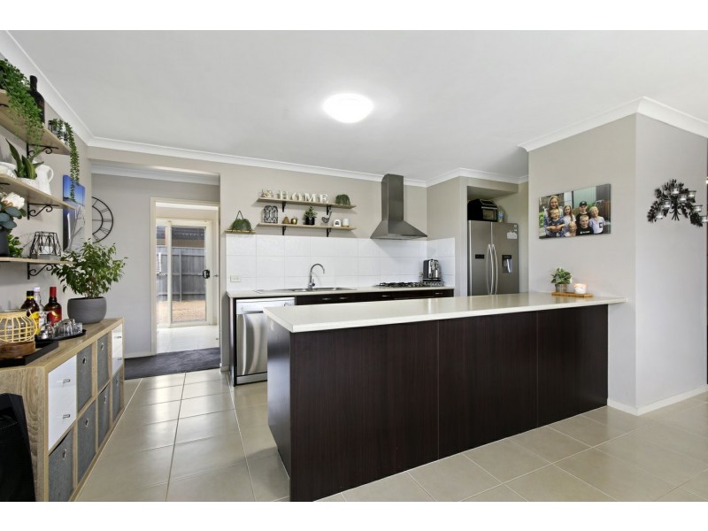 8 Ah Yee Place, Paynesville VIC 3880