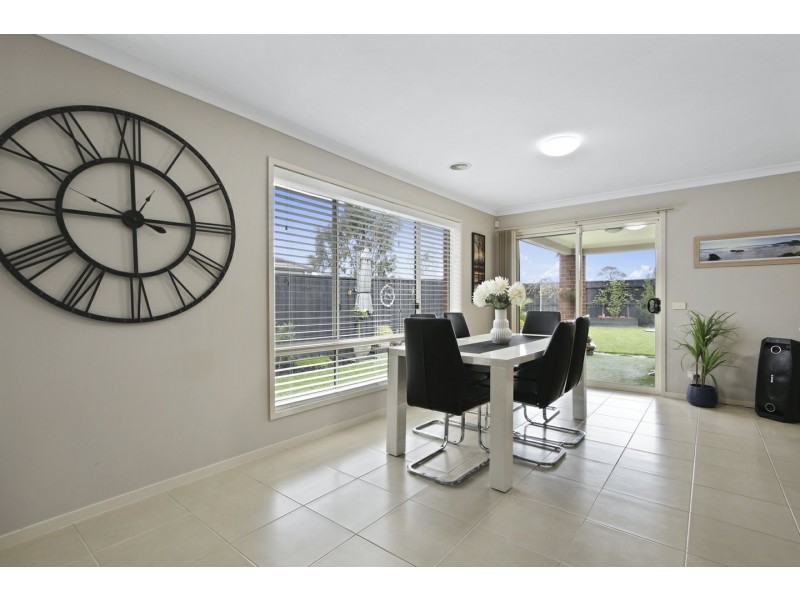 8 Ah Yee Place, Paynesville VIC 3880