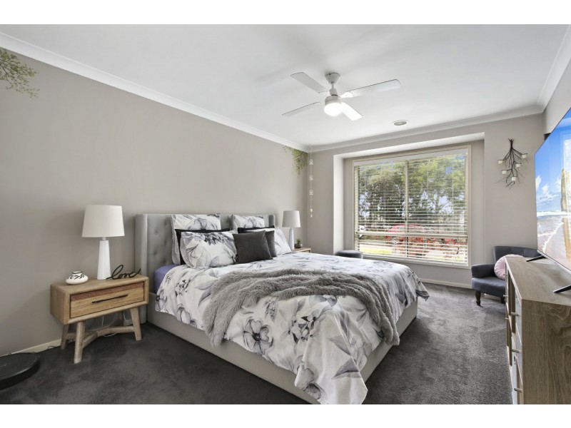 8 Ah Yee Place, Paynesville VIC 3880