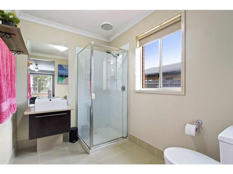 8 Ah Yee Place, Paynesville VIC 3880