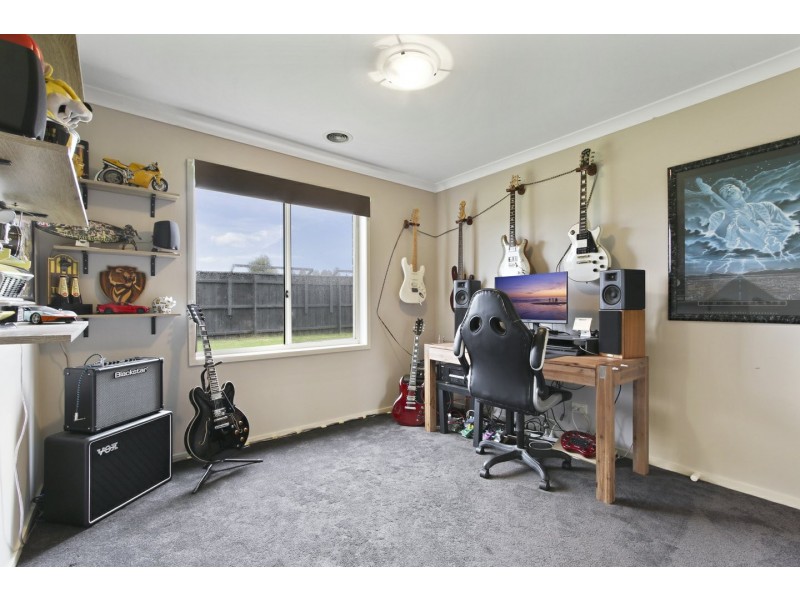 8 Ah Yee Place, Paynesville VIC 3880