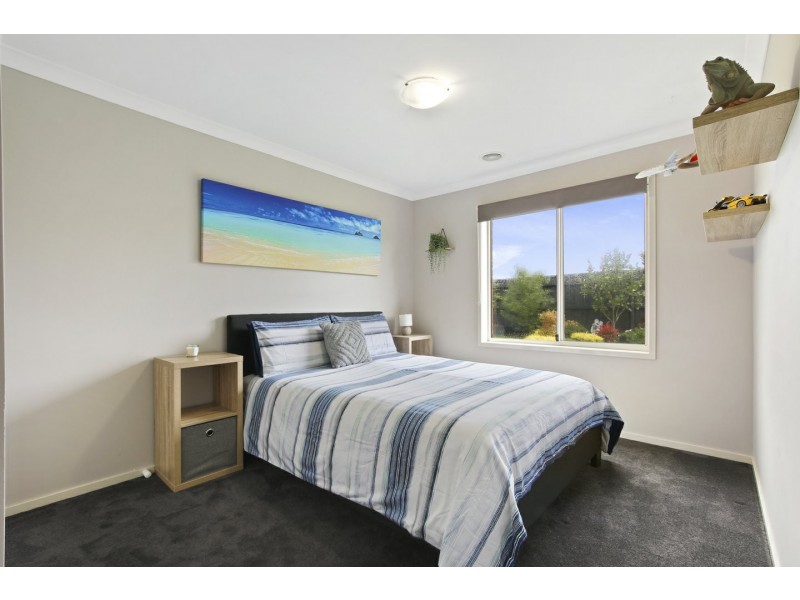 8 Ah Yee Place, Paynesville VIC 3880