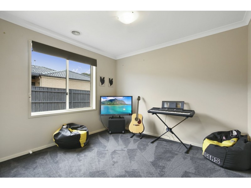 8 Ah Yee Place, Paynesville VIC 3880