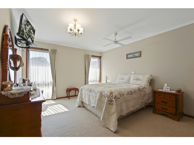 Unit 2/28 Queen Street, Paynesville VIC 3880